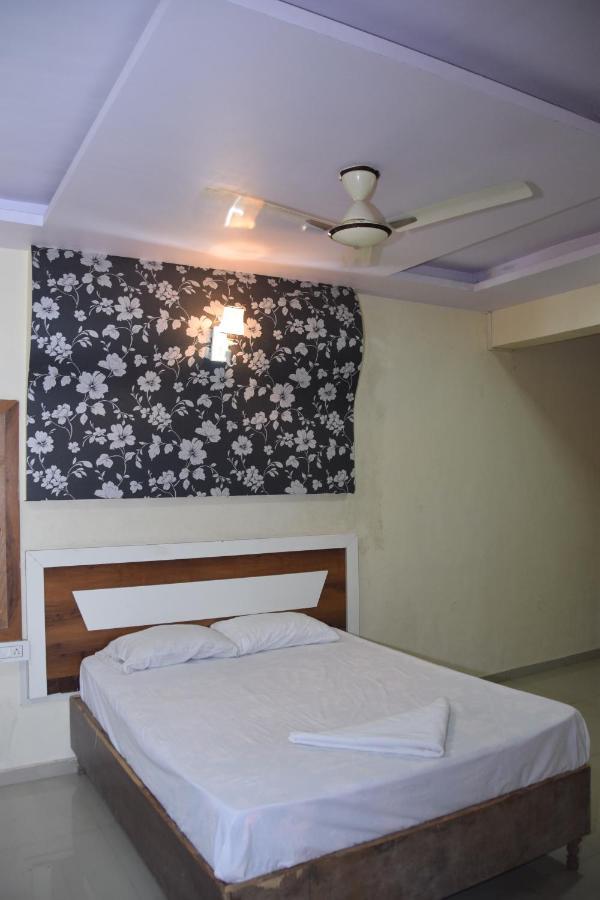 Hotel Riviera Residency Thane Exterior photo