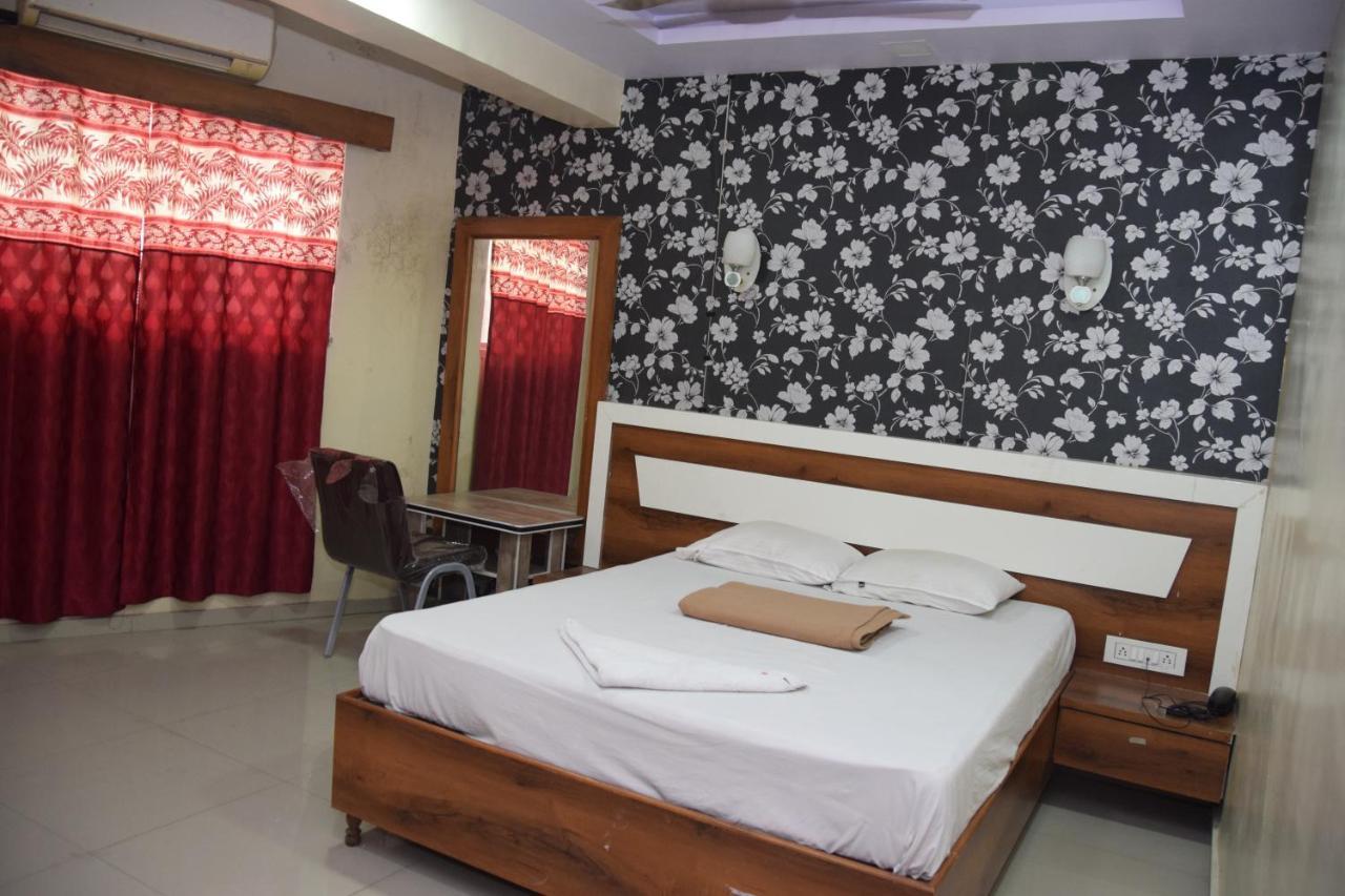 Hotel Riviera Residency Thane Exterior photo