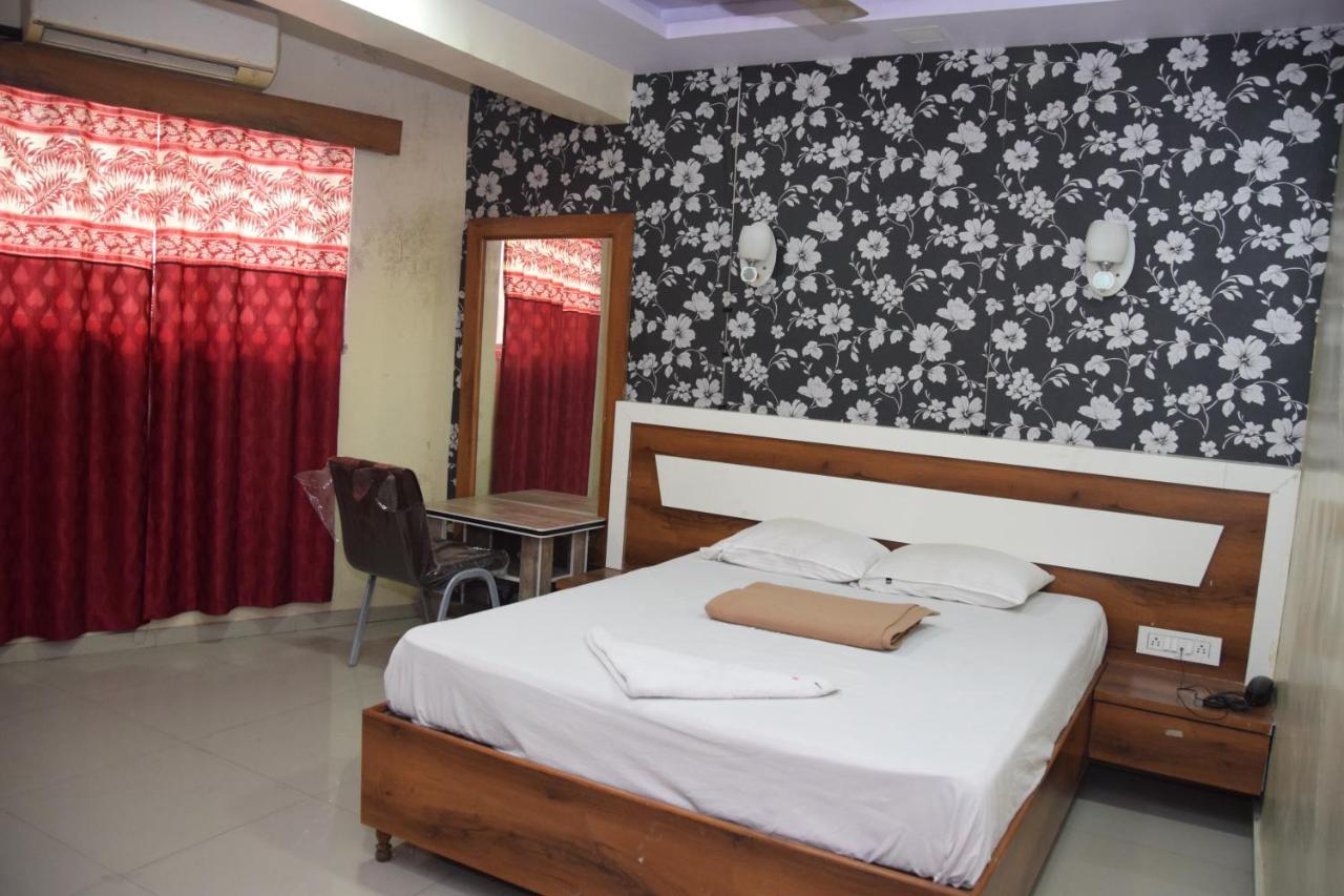 Hotel Riviera Residency Thane Exterior photo