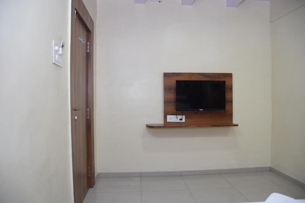 Hotel Riviera Residency Thane Exterior photo