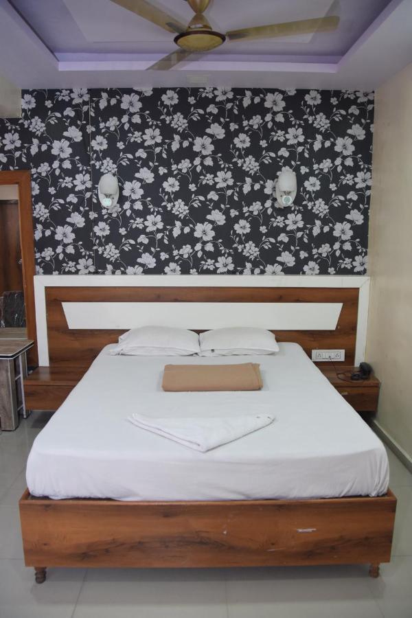 Hotel Riviera Residency Thane Exterior photo