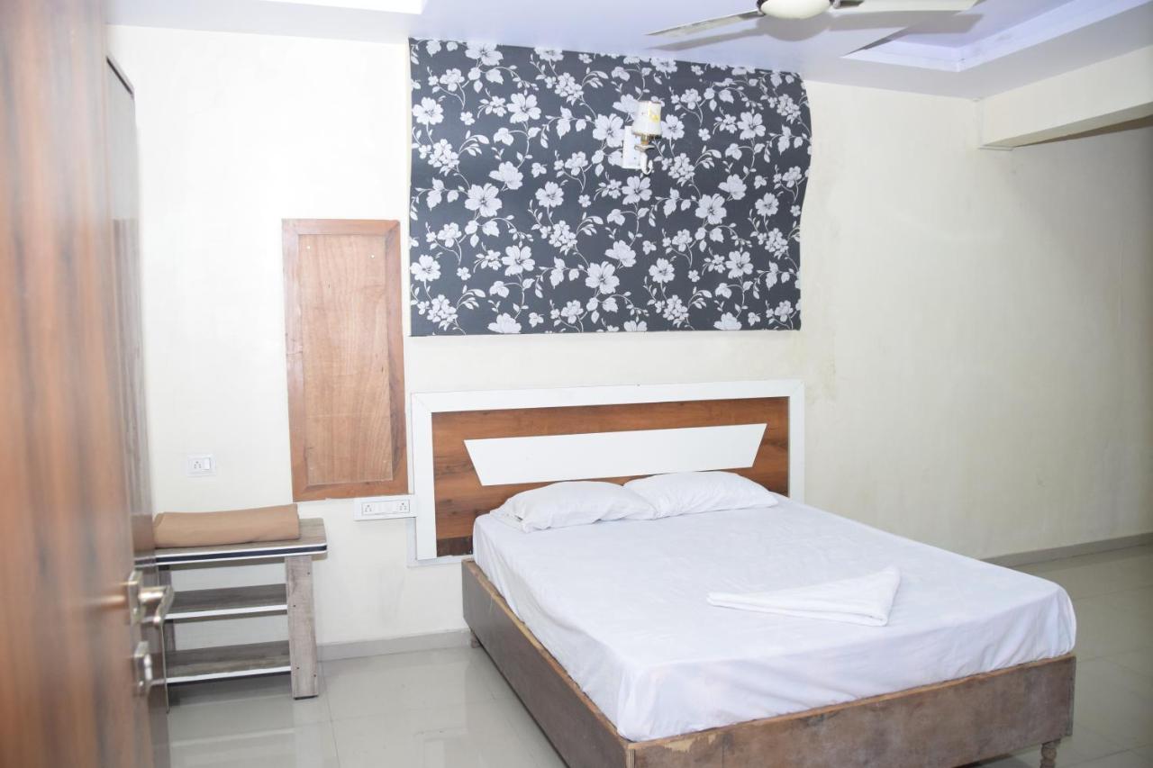 Hotel Riviera Residency Thane Exterior photo